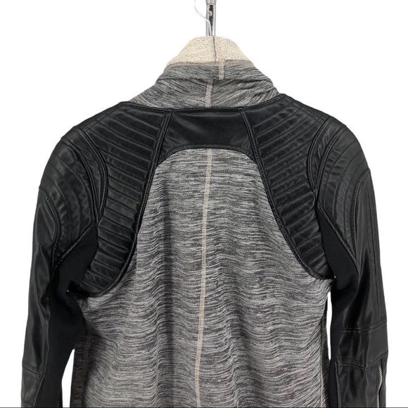 Blank NYC Drape Knit Shawl Collar Faux Leather Sleeve Moto Jacket Size Medium - Picture 6 of 12